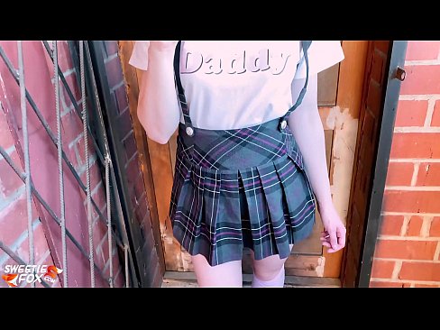 ❤️ Msichana wa shule Ananyonya Dick yake kwa kina na kutombana badala ya madarasa. ️❌ ❌️❤